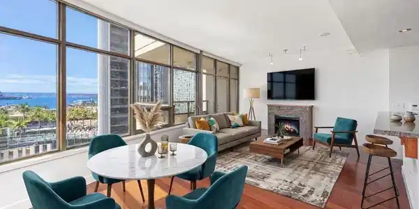 700 W E Street