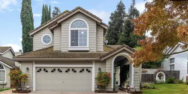 3911 Folsom Dr