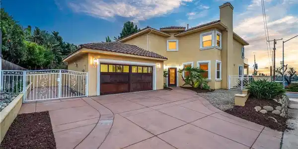 1107 Las Flores Drive