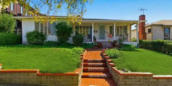 2408 Pier Avenue