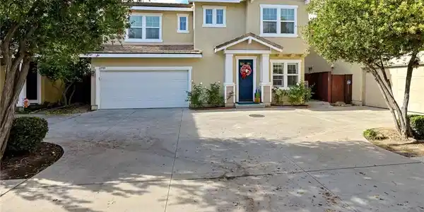 22909 Serra Drive