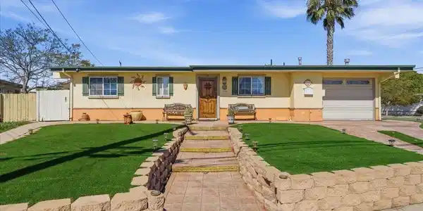 1032 Iris Ave