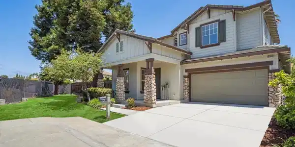 35180 Mount Whitney Ter