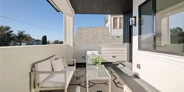810 El Redondo Avenue