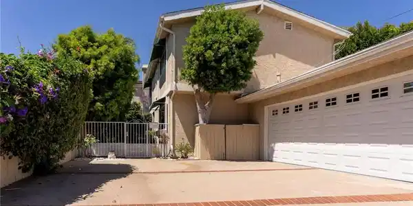 2213 Pullman Lane