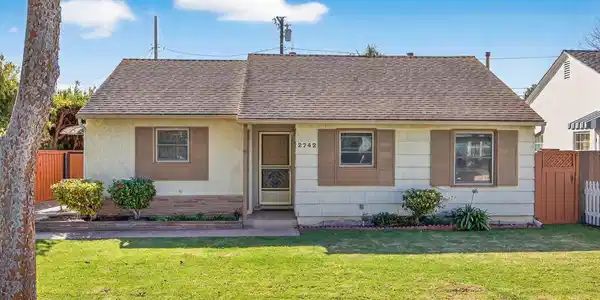 2742 Sereno Avenue