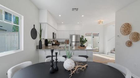 1331 Holly Ave
