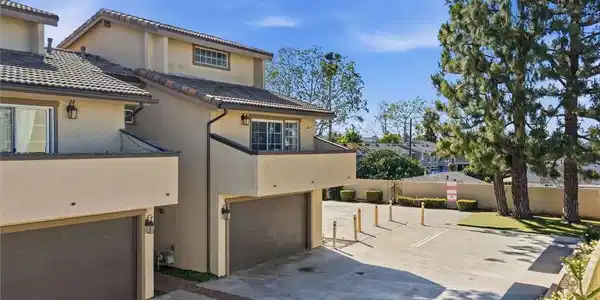 17601 Newland