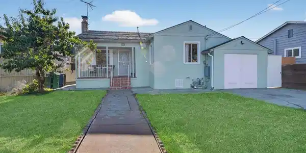 22133 Peralta