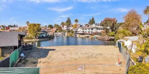 641 Sandalwood Isle