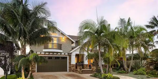216 Avenida Princesa