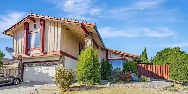 207 Redwood Avenue