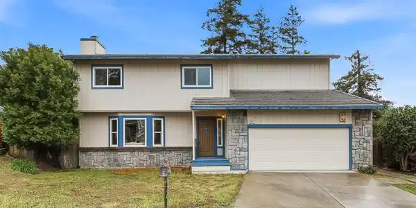 807 Bourton Ct