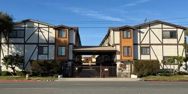 535 E 223rd