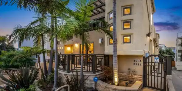 3986 Riviera Dr