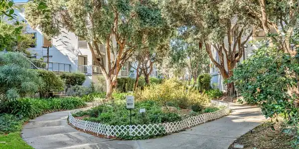 4 Anchor Drive