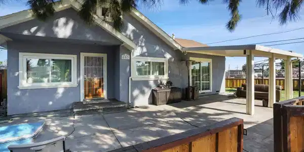 553 3rd Ave
