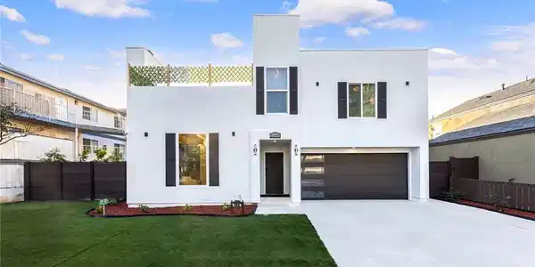 1081 Loma Avenue