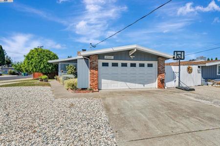 27487 Berenda Way