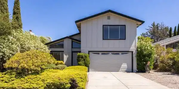 157 Eagle Ct