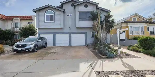 1009 Essex St.