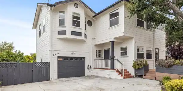 2413 Potomac St