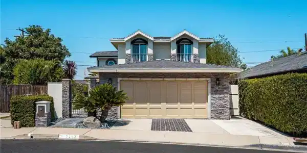 2342 Cynthia Court