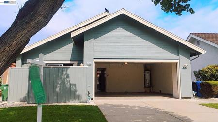 4266 Warbler Loop