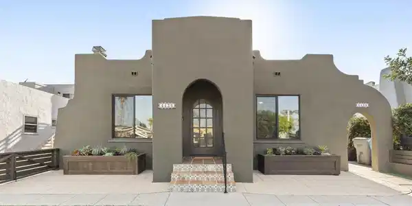 4436 38 Bancroft Street