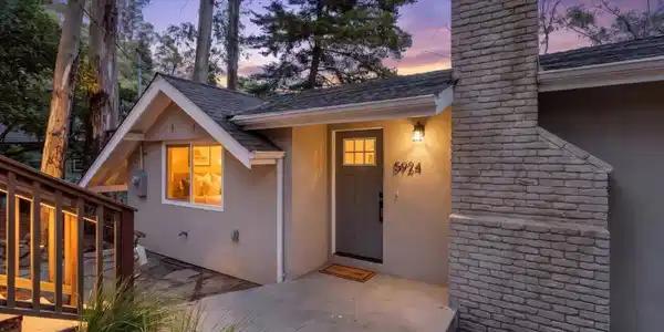 5924 Balboa Dr