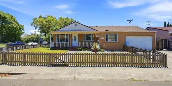 2115 Teakwood Street