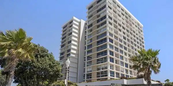 1720 Avenida Del Mundo