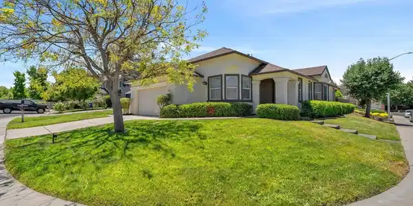 4015 MOUNT DAY COURT
