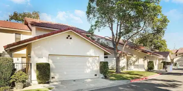3114 Avenida Christina