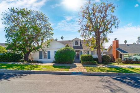 2211 W 37th