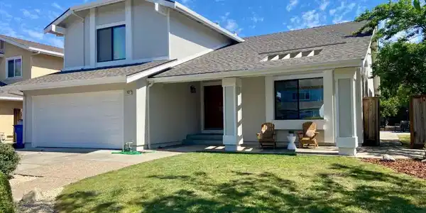 762 Los Pinos Place