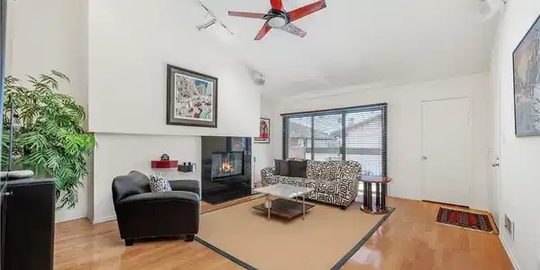 2322 Palos Verdes Drive W
