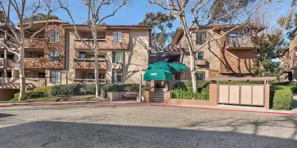 8860 Villa La Jolla Drive