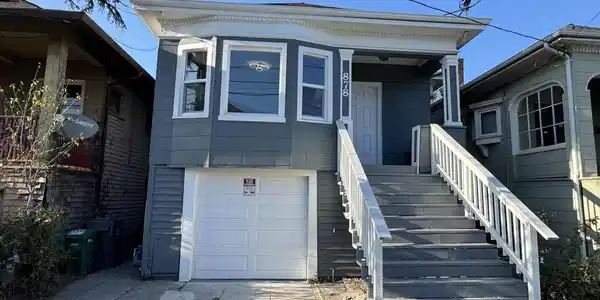 878 Athens Ave