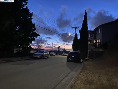 Revere Ave