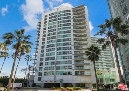 13600 Marina Pointe Drive