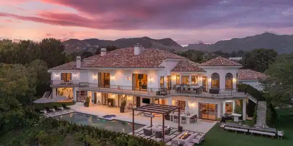 6110 Merritt Drive