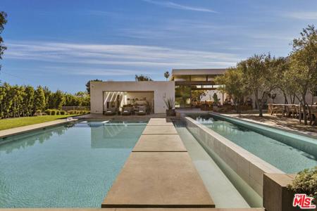 28837 Selfridge Drive