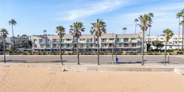 275 E Surfside