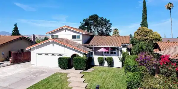 1612 Geyser Cir
