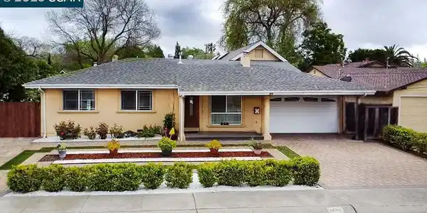 909 Santa Lucia Dr