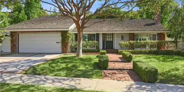 1844 Newport Hills E