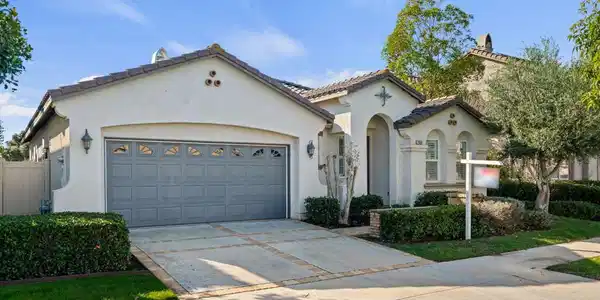 2906 Naples Drive