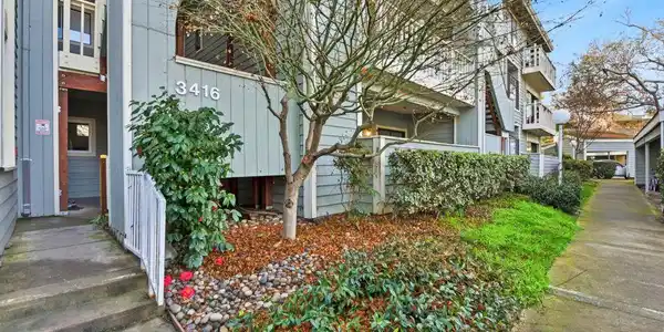 3416 3416 Deerwood Ter