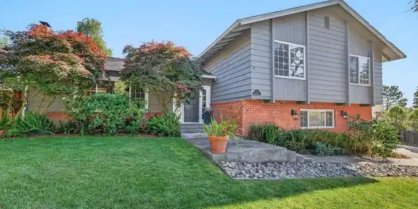 121 Greenbrier Drive